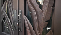 Porte d'entrée principale de villa en fer forgé durable, anti-effraction, au design moderne et exquis de feuilles de bananier, fabriquée à la main