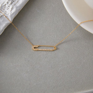 Collares de joyería fina personalizados de acero inoxidable 316L, chapados en oro PVD de 14K y 18K, con colgantes de circonita con clip para mujer. - Product Image 3