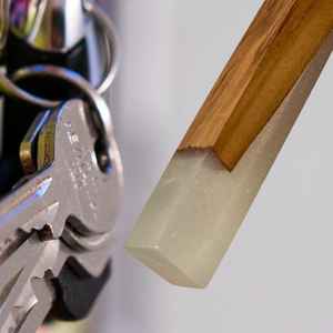 Porte-clés en résine et bois de qualité supérieure avec texture de bois naturel et finition en résine lisse, accessoires de clés faits à la main - Product Image 3