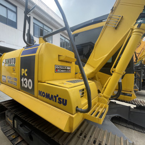Excavatrice sur chenilles hydraulique KOMATSU PC130 d'occasion, 13 tonnes, matériel de construction - Product Image 1