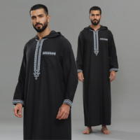 Vente en gros de Qamis Qatari pour hommes, Thobe du Golfe, Robe arabe traditionnelle à col montant et poignets boutonnés à manches longues