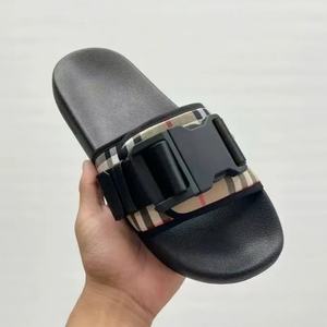 Luxurious Designer Women's Men's Flat Sandals Anti Slippery Lightweight for Home Comfortable <b>Thick</b> <b>Sole</b> Leather Sports <b>Slippers</b> - Product Image 3