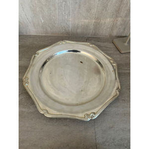 Achetez des assiettes de luxe en acier inoxydable avec un plateau rond décoratif vintage pour la restauration, les buffets et les dîners à domicile - Product Image 1