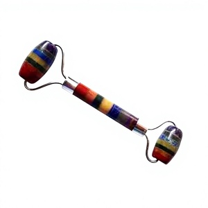 Rouleau facial artisanal en pierre de cristal multicolore à double extrémité pour le soin du visage, le soulagement des cernes et l'anti-anxiété - Product Image 1