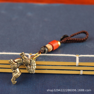 Llavero Colgante de Latón Dingtong Sanxingdui, Figura de <span class=keywords><strong>Bestia</strong></span> Divina de Pie, Regalo Pequeño de Tendencia Nacional - Product Image 3
