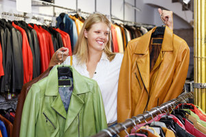 Nouvel arrivage : <span class=keywords><strong>Cintre</strong></span> en plastique à épaules larges pour pantalons, manteaux et costumes pour hommes, idéal pour l'hôtellerie - Product Image 5
