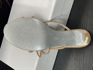 Sandalias Elegantes de Tacón de Aguja Color Nude para Mujer, con Diseño de Tiras Cruzadas y Adornos de Pedrería, Ideales para Fiestas y Bodas - Product Image 4