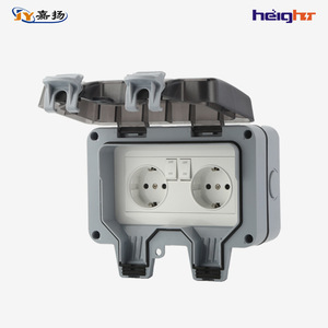 ปลั๊กไฟกันน้ำกลางแจ้งแบบติดผนัง IP44 2 ช่อง พร้อมสวิตช์ สำหรับห้องน้ำ วัสดุ PC - Product Image 1