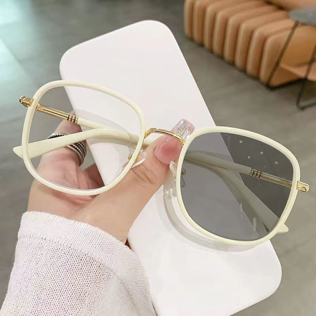 Photochromic Blue Light Blocking Glasses Square Full Rim Eyeglasses Anti Blue Light UV Protection Unisex