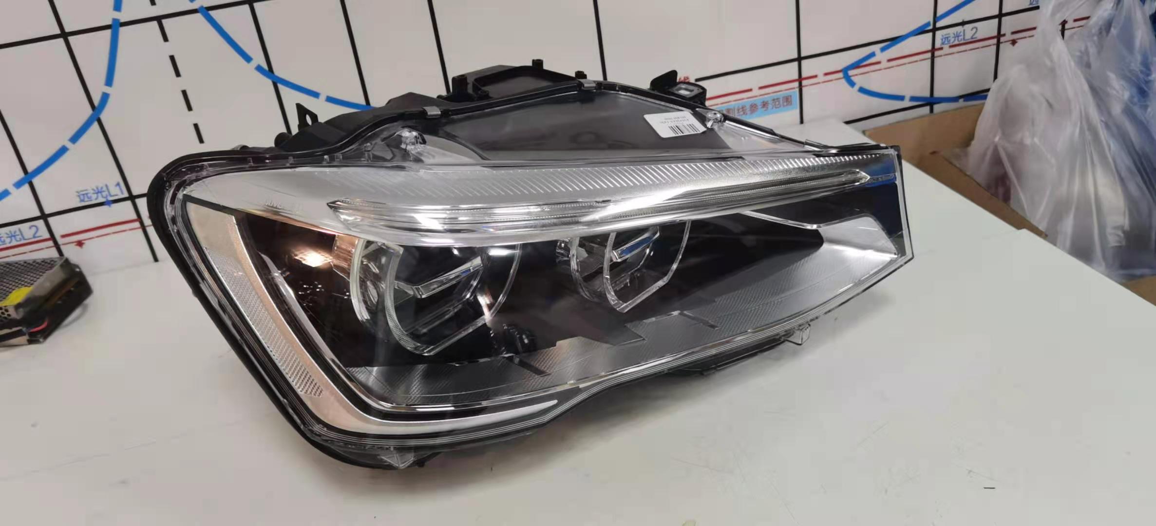 BMW X3 F25/F26 用 LED ヘッドライト改造品（ホワイト＋イエロー）