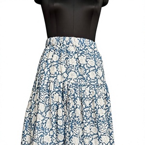 Jupe longue à imprimé botanique bleu, jupe à volants florale indigo, jupe longue à imprimé jardin bleu, jupe longue en coton à volants à imprimé floral bleu - Product Image 4