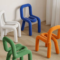 Chaise de salon de style américain moderne et luxueux, avec pieds en métal, dossier rembourré en peau de mouton, forme non standard, pour restaurant