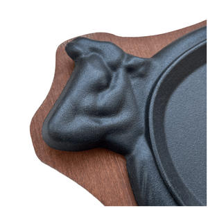 Plato <span class=keywords><strong>de</strong></span> bistec <span class=keywords><strong>de</strong></span> hierro fundido <span class=keywords><strong>de</strong></span> primera calidad con bandeja chisporroteante <span class=keywords><strong>de</strong></span> madera, ideal <span class=keywords><strong>para</strong></span> servir en restaurantes y entretenimiento en el hogar - Product Image 4