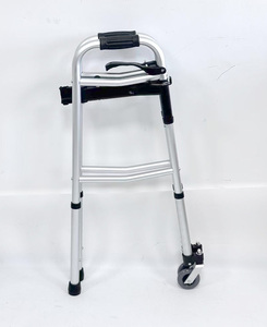 3 इंच 360 डेस्गरी पहियों और 3 गुना डिजाइन रोलर वॉकर के साथ एल्यूमीनियम फोल्डिंग वॉकर - Product Image 3