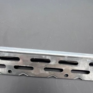 Perfil de ángulo delgado de acero galvanizado de 22 mm x 22 mm a buen precio, utilizado para <span class=keywords><strong>enlucido</strong></span> de yeso en placas de yeso o bloques lisos. - Product Image 6
