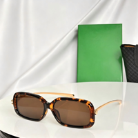 Lunettes de soleil unisexes rétro carrées tendance, verres dégradés colorés, monture intégrale en métal léger doré, protection UV400, verres en polycarbonate
