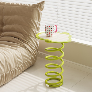 Table basse mignonne de style printanier, petite table d'appoint pour chambre à coucher ou canapé, cadeau de <span class=keywords><strong>déménagement</strong></span> style crème pour les meilleurs amis - Product Image 3
