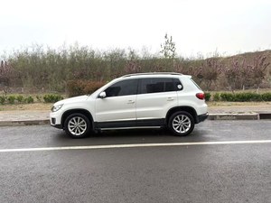 <span class=keywords><strong>Volkswagen</strong></span> <span class=keywords><strong>Tiguan</strong></span> <span class=keywords><strong>2015</strong></span> 1.8TSI Trazione Integrale Edizione Lusso con Trasmissione Automatica - Product Image 3