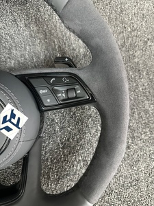 Housse de volant en cuir suédé cousue à la main Alcanta <span class=keywords><strong>Ra</strong></span> Wrap pour <span class=keywords><strong>Audi</strong></span> R8 Coupé <span class=keywords><strong>Audi</strong></span> Sport Edition TT Coupé 2015 - Product Image 3