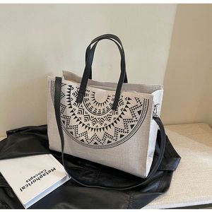 Hot Selling Winter <b>Medium</b> Pu Tote Bag Large Woman <b>Handbags</b> Wholesale Pu Tote Bags Large Capacity Bags For Women Shopping - Product Image 3