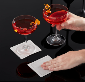 Serviette de cocktail en coton, lin ressemblant à une serviette jetable, 50 par rouleau, blanche pour les mariages, les anniversaires - Product Image 4