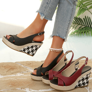 Sandalias de cuña Xuanhui de verano con punta abierta, tiras cruzadas, tacón de <span class=keywords><strong>plataforma</strong></span>, estilo slingback, para playa, con estampado de estrellas - Product Image 3