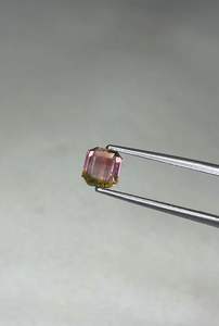 Piedra Preciosa de Turmalina Bio Natural de Alta Demanda para Aplicaciones Curativas o Industriales y de Bienestar, Disponible a un Precio Accesible - Product Image 2