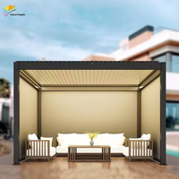 Pergola en aluminium haut de gamme Sweet Home avec système de lames motorisées, imperméable, bioclimatique, pour usage en resort et en villa