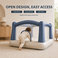 Parc de jeu gonflable pour tout-petits avec ouvertures avant et arrière, panneaux latéraux en maille et plateforme de rebond en PVC pour marque privée