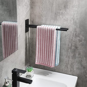 Porte-serviettes en fer auto-adhésif sans perçage avec finition dorée, résistant à la rouille, design moderne pour usage hôtelier - Product Image 2