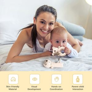 Set de Regalo Divertido para Baby Shower con Sonajero, Manta, Recuerdo de Madera, Babero y Calcetines Lindos – Ideas al por Mayor para Regalos de Bebé para Mamás Embarazadas - Product Image 6