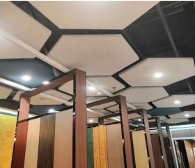 Panneaux de <span class=keywords><strong>plafond</strong></span> en fibre de verre, dimensions 600*600/1200/2400 mm, épaisseur 30/40/50 mm, installés avec des suspensions à ressort. - Product Image 6