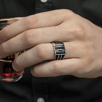 Bague pour homme en gros, plaquée argent, entièrement pavée de zircons noirs carrés, style punk, cadeau de fiançailles, bijoux