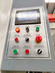 <span class=keywords><strong>Presse</strong></span> hydraulique NEWPOWER 200 tonnes, <span class=keywords><strong>presse</strong></span> hydraulique <span class=keywords><strong>à</strong></span> 4 colonnes avec commande PLC pour le formage industriel - Product Image 5