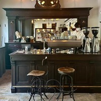 Meubles de bar réglables de style industriel en bois massif vintage français pour la maison et l'hôtellerie