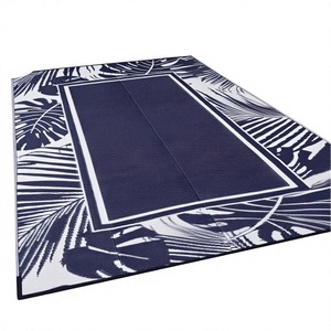 Alfombra Rectangular para Exteriores, Diseño de Hojas de Palma en Azul Marino y Blanco, Impermeable, de Poliéster, Pelo Plano - Product Image 1