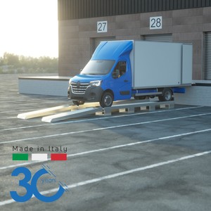 Rampas de Aluminio para Elevación de Furgonetas - Modelo BIGUP.3+5 con Capacidad de Carga de 4000 kg y 2 Años de Garantía para una Descarga Eficiente de Mercancías - Product Image 1