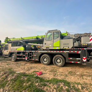 Grúa sobre Camión Zoomlion Usada de 35 Toneladas, Alta Potencia, Buen Estado, en Venta - Motor y Bomba Weichai, Componentes Principales - Product Image 5