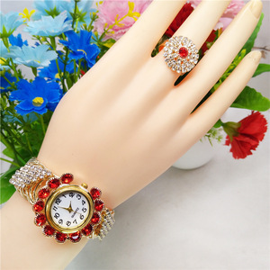 Vente chaude à la mode plaqué or strass pointeur dames montre de sport charmant complet diamant numéro montre à Quartz ensemble de bagues - Product Image 1