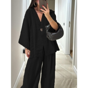 ชุดเซ็ต 2 ชิ้น เสื้อคอวีทรงหลวม กางเกงขายาวทรงกว้าง สไตล์ลำลอง แฟชั่นสำหรับผู้หญิง - Product Image 2