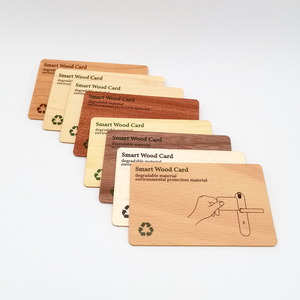 Impression et gravure laser personnalisées sur carte RFID en bois - Product Image 1