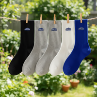 Chaussettes de sport générales personnalisées Chaussettes de sport antidérapantes, douces et respirantes de haute qualité Chaussettes de compression originales