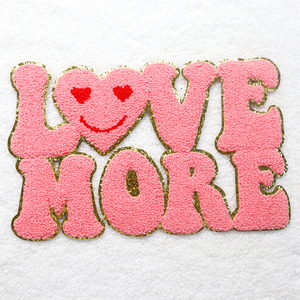 Moda amor personalizado al por mayor Chenille brillo San Valentín monedero hierro en parches bordado parche Heatpress - Product Image 5
