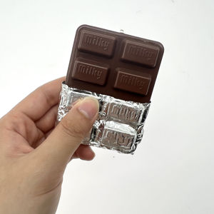 Jouet en plastique écologique de haute qualité, cube de chocolat à eau, blague fantaisie, gags, éclaboussures à fort impact, à presser, certifié EN71 - Product Image 1