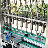 Équipement de remplissage sous vide linéaire PLC, machine de mise en bouteille automatique de liquides pour bouteilles en plastique/verre/métal, vin, assaisonnements et boissons