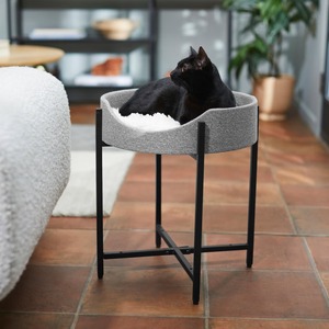 Erhöhtes modernes schmiede eisernes Katzen bett zweistufig mit langem Kunst pelz kissen - Product Image 2