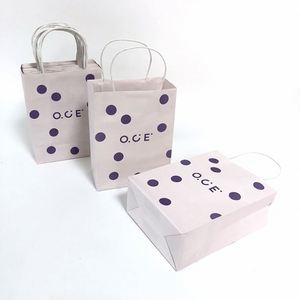 Bolsas de Papel Kraft Reciclado para Empacar Ropa, Zapatos y Calcetines con Asas de Parche y Logotipo Personalizado - Product Image 2