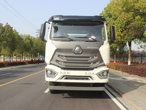 Camion de transport de liquides Sinotruk HOWO 26CBM SCS5313TGYZZ6 - Product Image 2