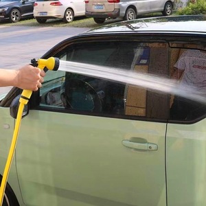 Pistola de agua de alta presión con 7 velocidades ajustables y manguera para lavado de autos y riego de plantas - Product Image 2