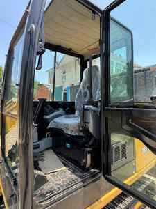 Máquina Japonesa 305.5e2E de 6 Toneladas Caterpillar para Construcción con Pocas Horas de Trabajo - Product Image 6